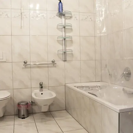 Apartamento Spacious In Industrial Area
